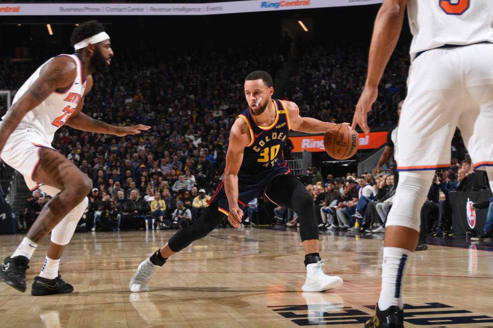 的低平球传 的低平球传