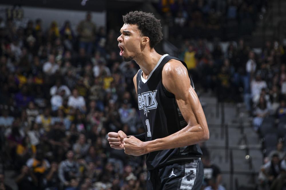 路带球推进 路带球推进