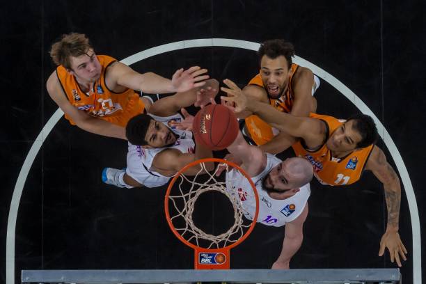 充满了悬念 充满了悬念